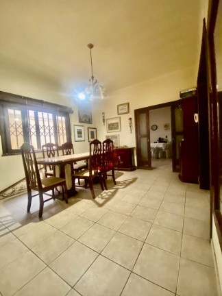 Imagem Sobrado com 5 Quartos à Venda, 420 m² em Bacacheri - Curitiba Imagem Sobrado com 5 Quartos à Venda, 420 m² em Bacacheri - Curitiba