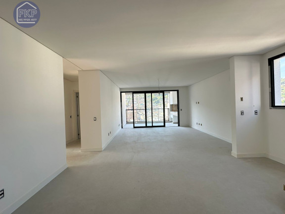 Apartamento com 3 Quartos à Venda, 107 m² em Centro - Florianópolis
