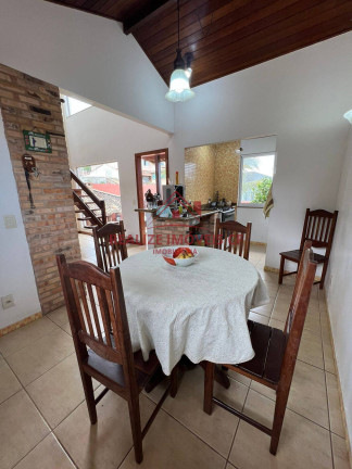 Imagem Casa de Condomínio com 3 Quartos para Alugar,  em Vila Do Peró - Cabo Frio