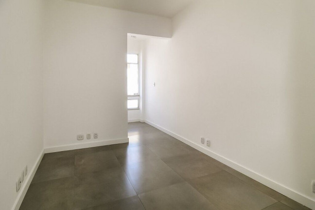 Imagem Imóvel com 2 Quartos à Venda, em Copacabana - Rio De Janeiro Imagem Imóvel com 2 Quartos à Venda, em Copacabana - Rio De Janeiro