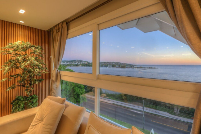 Imagem Apartamento com 3 Quartos à Venda, 312 m² em Vila Assunção - Porto Alegre