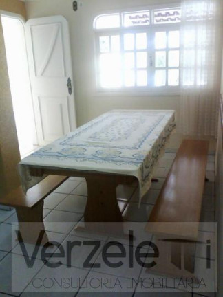Imagem Casa com 4 Quartos para Temporada, 250 m² em Nações - Balneário Camboriú Imagem Casa com 4 Quartos para Temporada, 250 m² em Nações - Balneário Camboriú