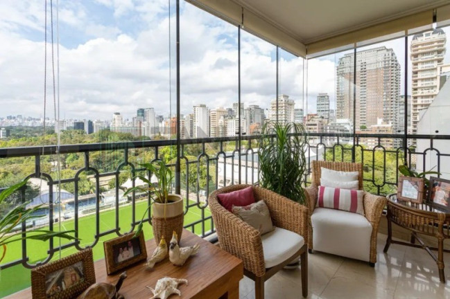 Imagem Imóvel com 4 Quartos à Venda, 315 m² em Jardim Europa - São Paulo Imagem Imóvel com 4 Quartos à Venda, 315 m² em Jardim Europa - São Paulo