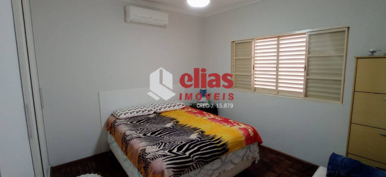 Imagem Casa com 3 Quartos à Venda, 308 m² em Vila Souto - Bauru