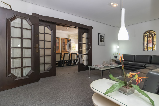 Imagem Casa com 12 Quartos à Venda, 520 m² em Pacaembu - São Paulo Imagem Casa com 12 Quartos à Venda, 520 m² em Pacaembu - São Paulo