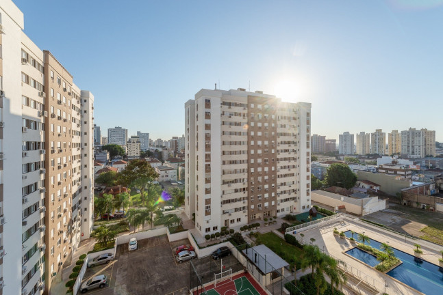 Imagem Apartamento com 2 Quartos à Venda, 58 m² em Passo Da Areia - Porto Alegre