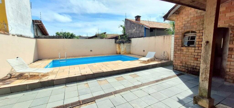 Imagem Casa com 3 Quartos à Venda, 350 m² em Estância Balneária Maria Helena Novaes - Peruíbe Imagem Casa com 3 Quartos à Venda, 350 m² em Estância Balneária Maria Helena Novaes - Peruíbe