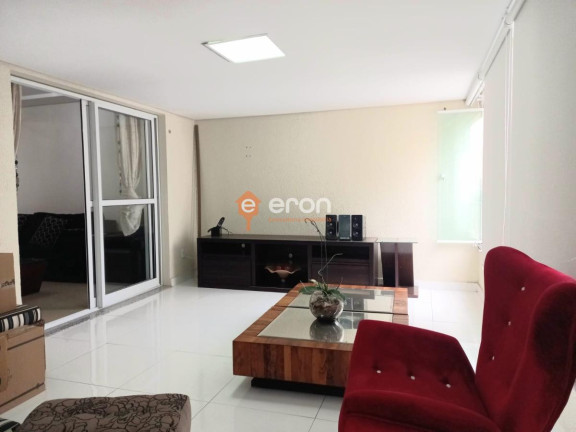 Apartamento com 4 Quartos à Venda, 203 m²