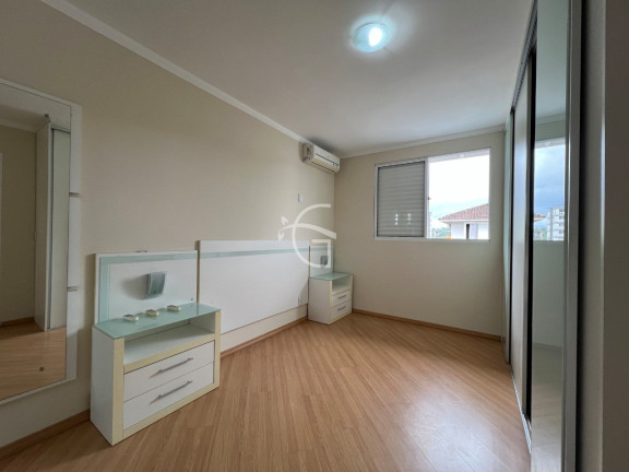 Imagem Casa com 3 Quartos à Venda,  em Bom Retiro - Joinville