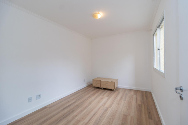 Imagem Sobrado com 3 Quartos para Alugar, 140 m² em São Braz - Curitiba Imagem Sobrado com 3 Quartos para Alugar, 140 m² em São Braz - Curitiba
