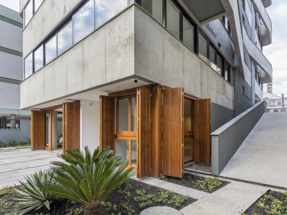 Imagem Imóvel com 3 Quartos à Venda, 114 m² em Menino Deus - Porto Alegre Imagem Imóvel com 3 Quartos à Venda, 114 m² em Menino Deus - Porto Alegre