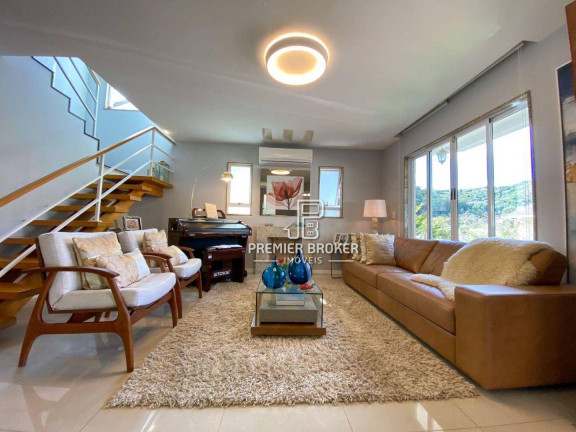 Imagem Casa com 4 Quartos à Venda, 180 m² em Várzea - Teresópolis Imagem Casa com 4 Quartos à Venda, 180 m² em Várzea - Teresópolis
