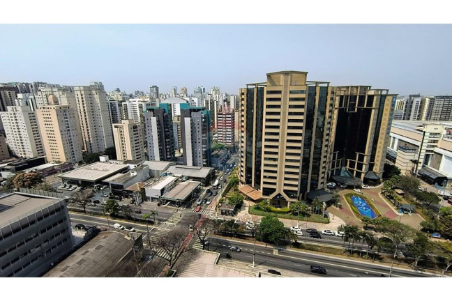 Apartamento com 2 Quartos para Alugar, 41 m² em Moema - São Paulo