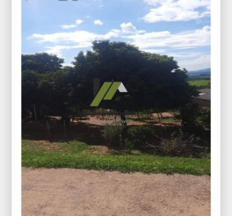 Imagem Casa com 4 Quartos à Venda, 426 m²