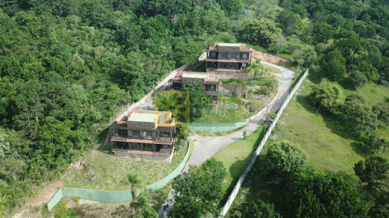 Imagem Casa com 13 Quartos à Venda, 119.891 m² em Centro - Porto Belo Imagem Casa com 13 Quartos à Venda, 119.891 m² em Centro - Porto Belo