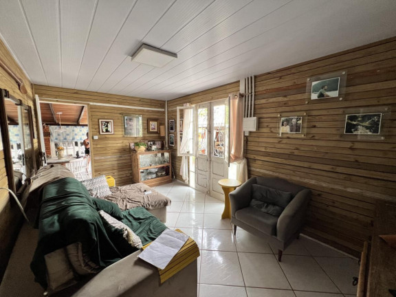 Imagem Casa com 5 Quartos à Venda, 100 m² em Barra Da Lagoa - Florianópolis Imagem Casa com 5 Quartos à Venda, 100 m² em Barra Da Lagoa - Florianópolis