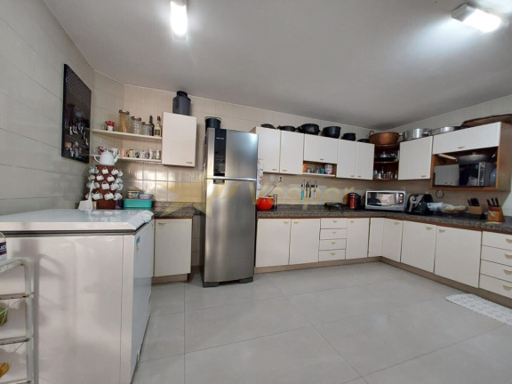 Imagem Sobrado com 4 Quartos à Venda, 348 m² em Setor Bueno - Goiânia