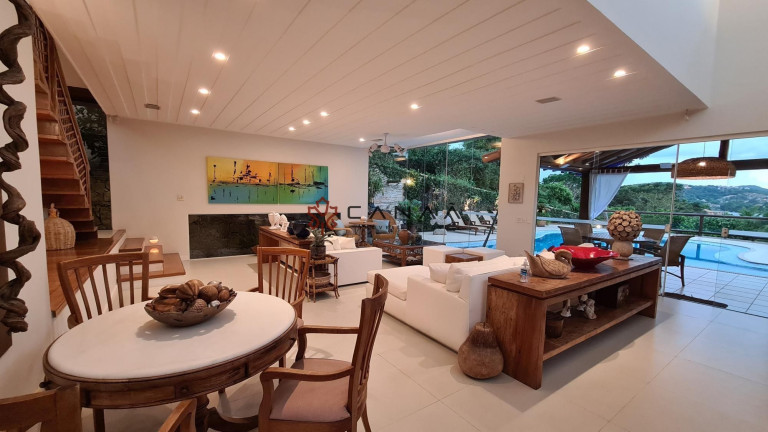 Imagem Casa com 6 Quartos à Venda, 900 m² em Ferradura - Armação Dos Búzios Imagem Casa com 6 Quartos à Venda, 900 m² em Ferradura - Armação Dos Búzios