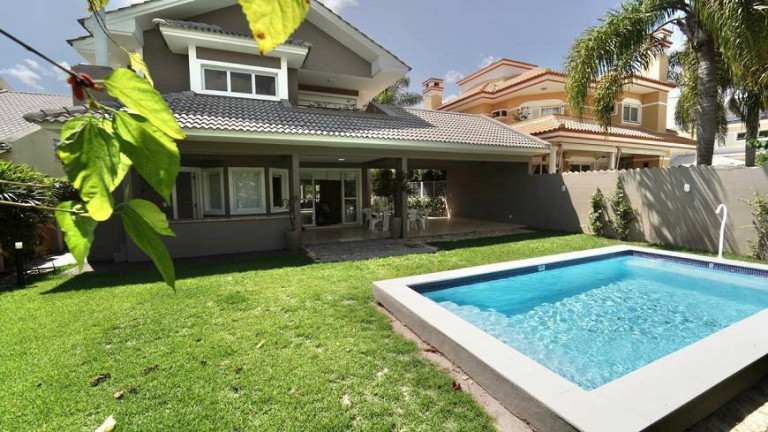 Imagem Casa com 5 Quartos à Venda, 373 m² em Jurerê - Florianópolis Imagem Casa com 5 Quartos à Venda, 373 m² em Jurerê - Florianópolis