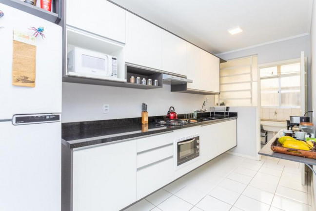 Imagem Imóvel com 2 Quartos à Venda, 84 m² em Menino Deus - Porto Alegre Imagem Imóvel com 2 Quartos à Venda, 84 m² em Menino Deus - Porto Alegre