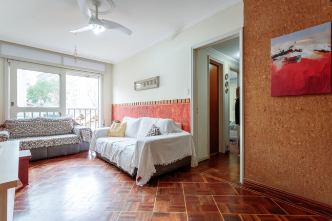 Imagem Imóvel com 2 Quartos à Venda, 74 m² em Menino Deus - Porto Alegre Imagem Imóvel com 2 Quartos à Venda, 74 m² em Menino Deus - Porto Alegre