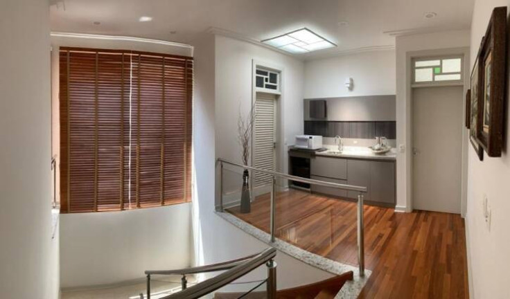 Imagem Casa com 3 Quartos à Venda, 400 m² em Centro Comercial Jubran - Barueri Imagem Casa com 3 Quartos à Venda, 400 m² em Centro Comercial Jubran - Barueri