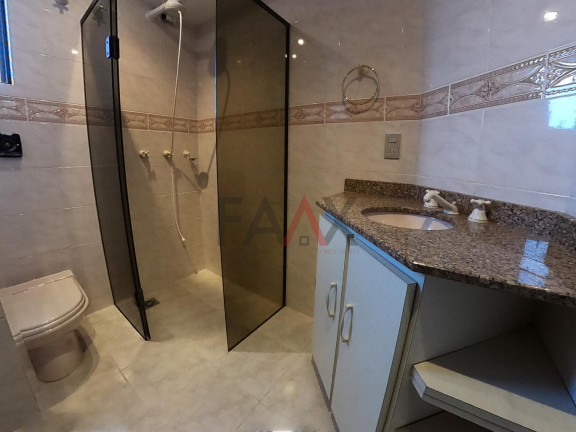 Imagem Apartamento com 2 Quartos à Venda, 238 m² em Centro - Guarapuava Imagem Apartamento com 2 Quartos à Venda, 238 m² em Centro - Guarapuava