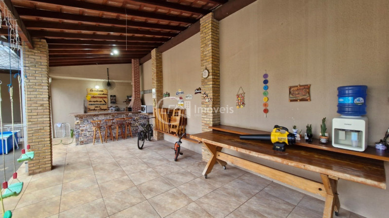 Imagem Casa com 3 Quartos à Venda, 330 m² em Santo Antônio - Campo Grande Imagem Casa com 3 Quartos à Venda, 330 m² em Santo Antônio - Campo Grande
