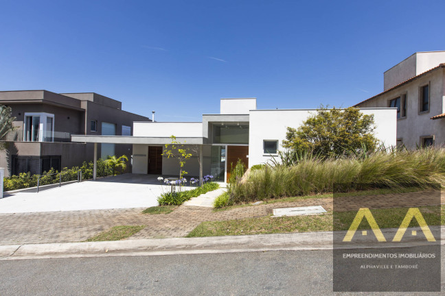 Casa com 4 Quartos à Venda, 690 m² em Tamboré - Santana De Parnaíba