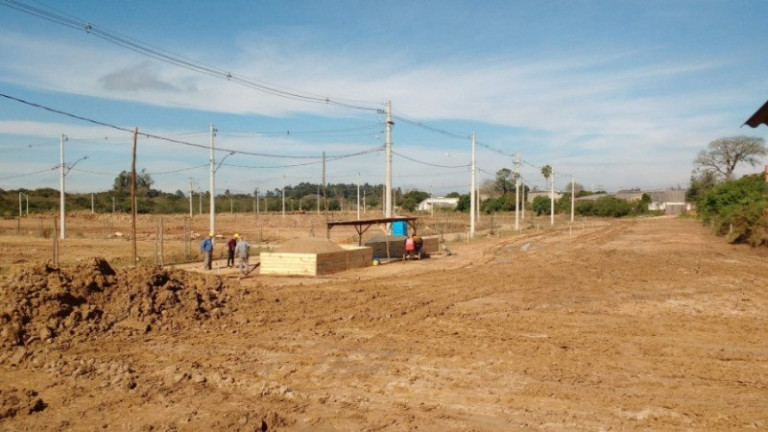 Imagem Casa com 2 Quartos à Venda, 61 m² em Campo Novo - Porto Alegre Imagem Casa com 2 Quartos à Venda, 61 m² em Campo Novo - Porto Alegre