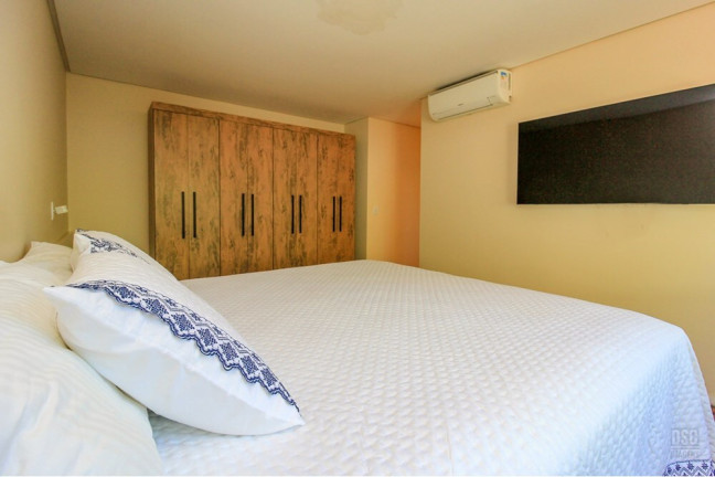 Imagem Casa com 3 Quartos à Venda, 200 m² em Ipanema - Porto Alegre Imagem Casa com 3 Quartos à Venda, 200 m² em Ipanema - Porto Alegre
