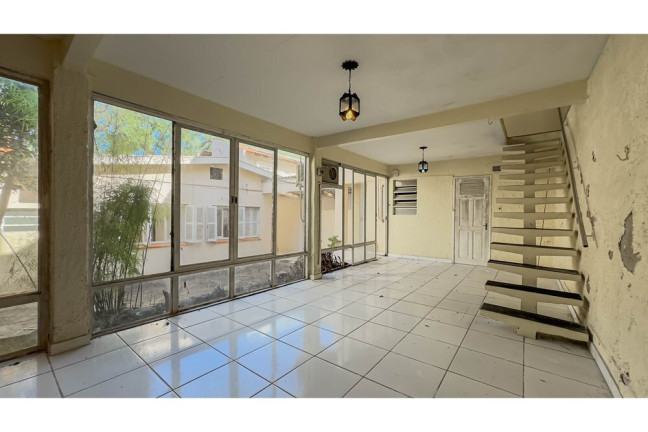Imagem Casa com 4 Quartos à Venda, 245 m² em Petrópolis - Porto Alegre Imagem Casa com 4 Quartos à Venda, 245 m² em Petrópolis - Porto Alegre