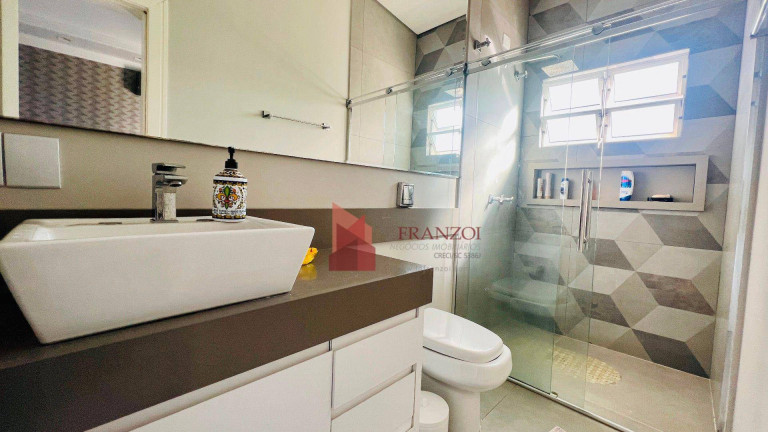 Imagem Casa com 4 Quartos à Venda, 381 m² em Vila Operária - Itajaí Imagem Casa com 4 Quartos à Venda, 381 m² em Vila Operária - Itajaí