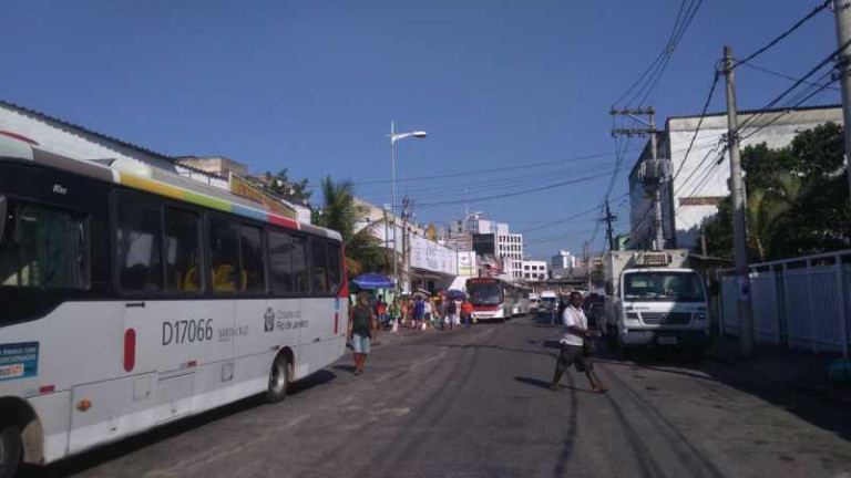 Imagem Sala Comercial à Venda, 405 m² em Campo Grande - Rio De Janeiro