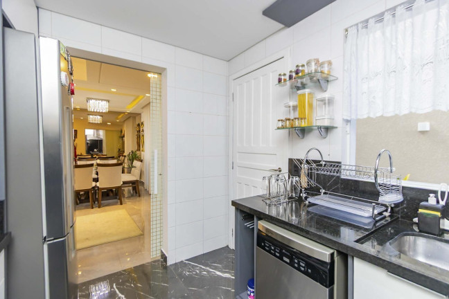Imagem Casa de Condomínio com 3 Quartos à Venda, 175 m² em Uberaba - Curitiba