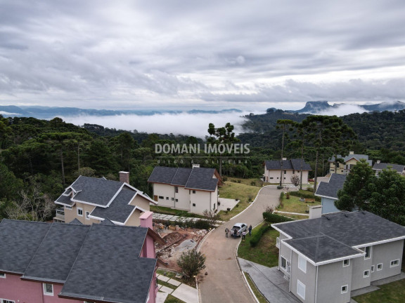 Imagem Casa com 4 Quartos à Venda, 258 m² em Região Do Alto Da Boa Vista - Campos Do Jordão Imagem Casa com 4 Quartos à Venda, 258 m² em Região Do Alto Da Boa Vista - Campos Do Jordão
