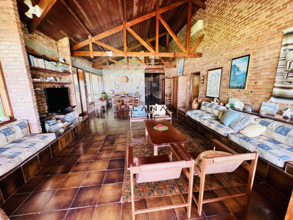 Casa com 4 Quartos à Venda, 350 m² em Retiro (cunhambebe) - Angra Dos Reis