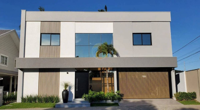Imagem Casa com 4 Quartos à Venda, 250 m² em Barra - Balneário Camboriú Imagem Casa com 4 Quartos à Venda, 250 m² em Barra - Balneário Camboriú