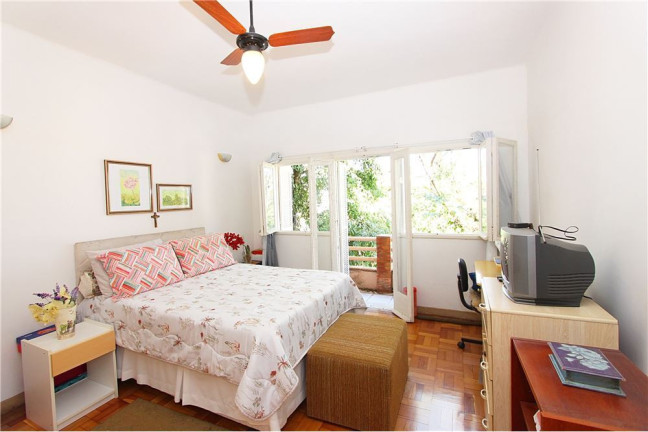 Imagem Imóvel com 2 Quartos à Venda, em Petrópolis - Porto Alegre Imagem Imóvel com 2 Quartos à Venda, em Petrópolis - Porto Alegre