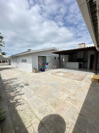 Imagem Casa com 3 Quartos à Venda, 360 m² em Centro - Tramandaí Imagem Casa com 3 Quartos à Venda, 360 m² em Centro - Tramandaí