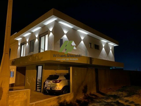 Imagem Casa com 4 Quartos à Venda, 300 m²