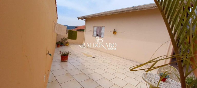 Casa com 3 Quartos à Venda, 300 m² em Centro - Joanópolis