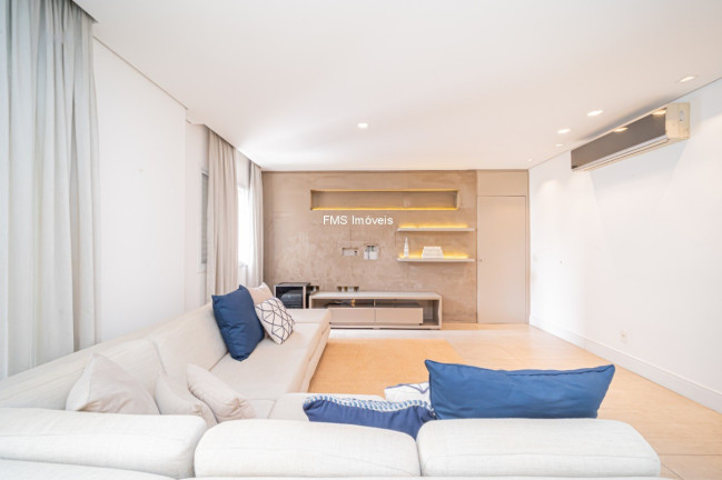 Imagem Imóvel com 2 Quartos à Venda, 130 m² em Vila Olímpia - São Paulo Imagem Imóvel com 2 Quartos à Venda, 130 m² em Vila Olímpia - São Paulo