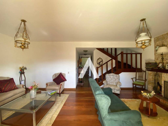 Imagem Casa com 5 Quartos à Venda, 300 m² em Comary - Teresópolis Imagem Casa com 5 Quartos à Venda, 300 m² em Comary - Teresópolis