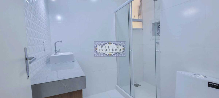 Imagem Apartamento com 3 Quartos à Venda, 124 m² em Leme - Rio De Janeiro Imagem Apartamento com 3 Quartos à Venda, 124 m² em Leme - Rio De Janeiro