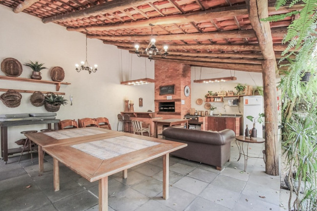 Imagem Imóvel com 2 Quartos à Venda, 170 m² em Moinhos De Vento - Porto Alegre Imagem Imóvel com 2 Quartos à Venda, 170 m² em Moinhos De Vento - Porto Alegre