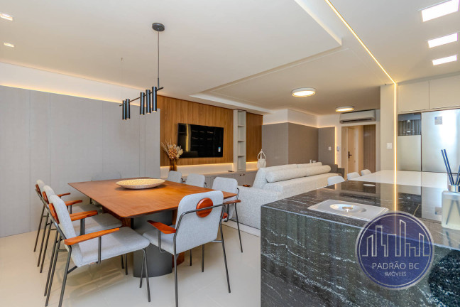 Imagem Apartamento com 3 Quartos à Venda, 129 m² em Centro - Balneário Camboriú Imagem Apartamento com 3 Quartos à Venda, 129 m² em Centro - Balneário Camboriú
