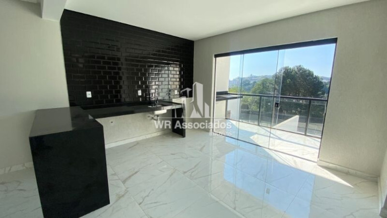 Imagem Casa com 3 Quartos à Venda, 230 m² Imagem Casa com 3 Quartos à Venda, 230 m²