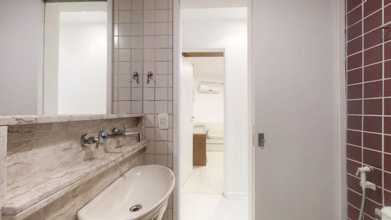 Imagem Imóvel com 2 Quartos à Venda, 83 m² em Lagoa - Rio De Janeiro Imagem Imóvel com 2 Quartos à Venda, 83 m² em Lagoa - Rio De Janeiro