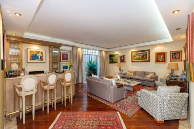 Casa com 3 Quartos à Venda,  em Sumaré - São Paulo